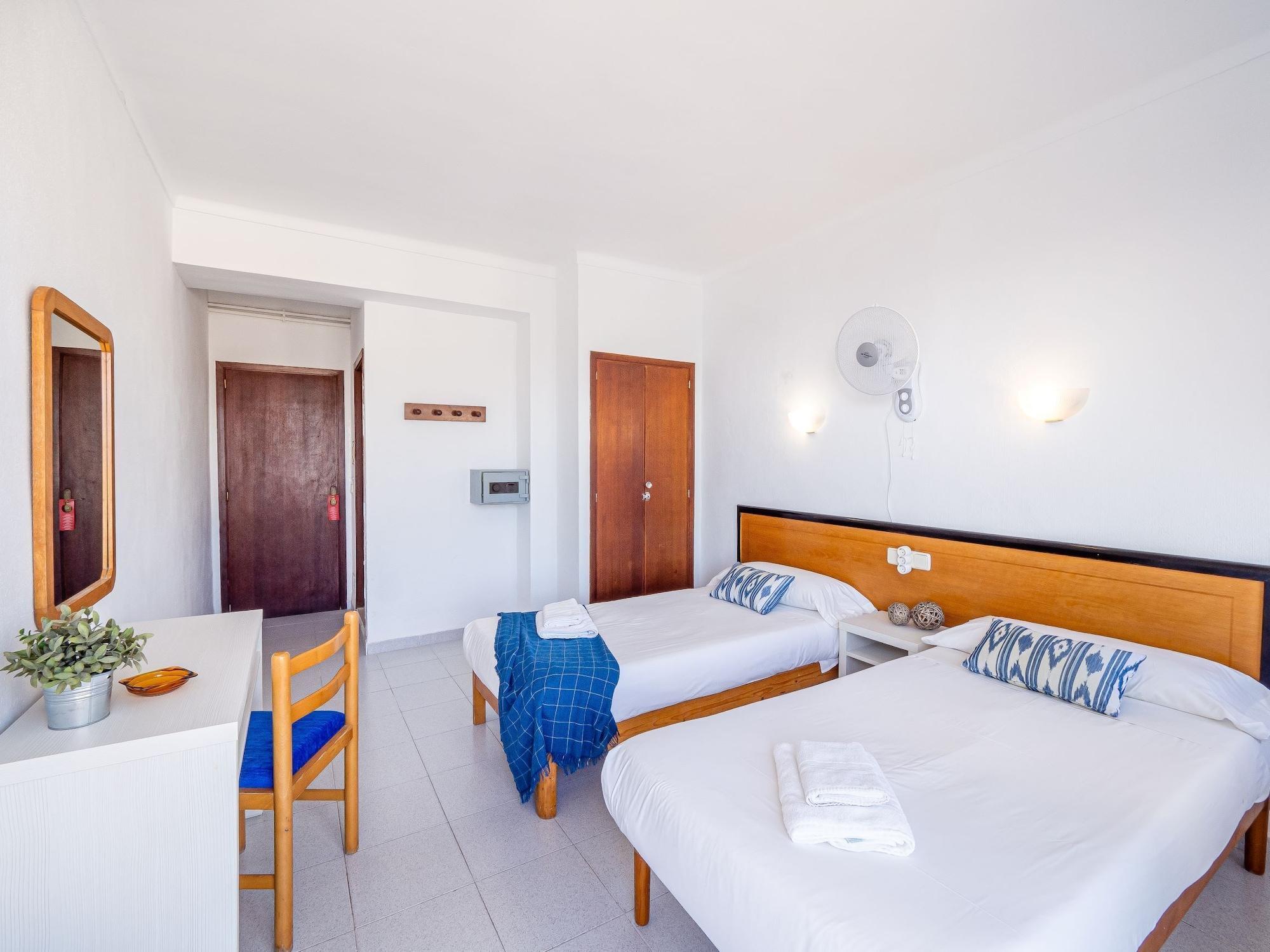 Hostal Port Corona Cala Ratjada  Esterno foto