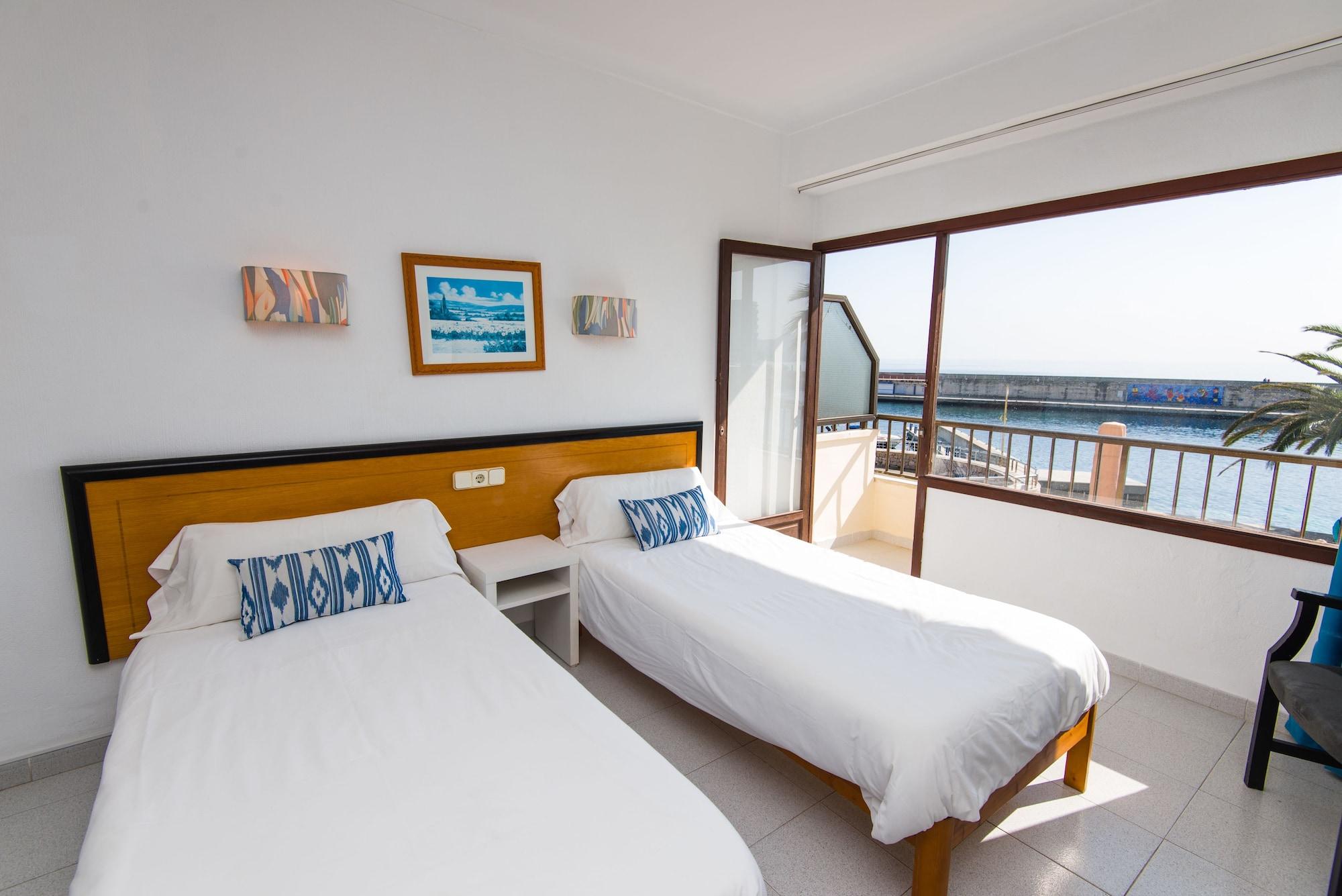 Hostal Port Corona Cala Ratjada  Esterno foto