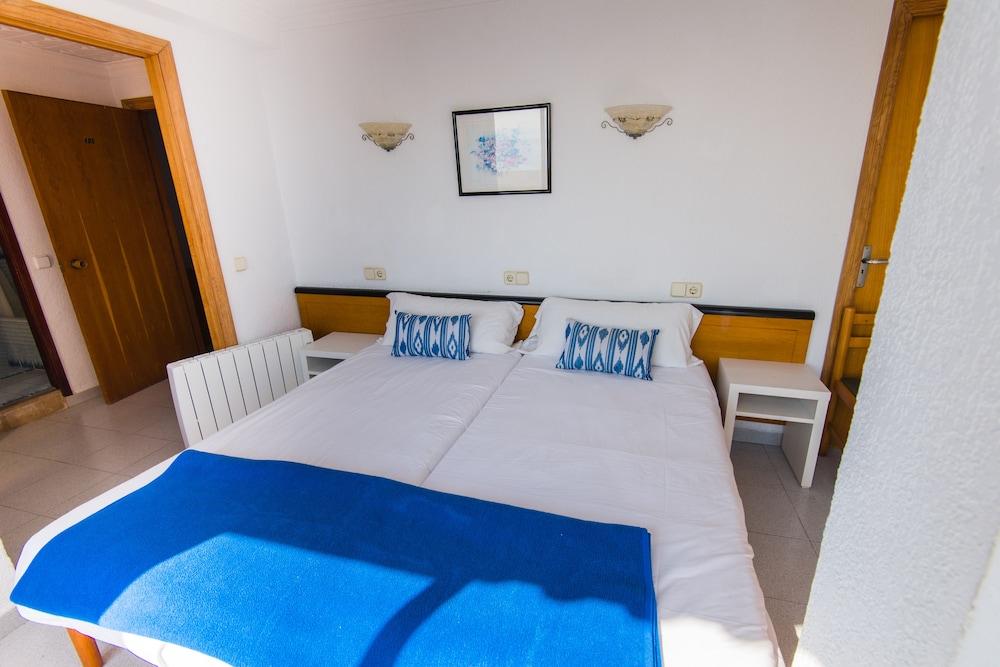 Hostal Port Corona Cala Ratjada  Esterno foto