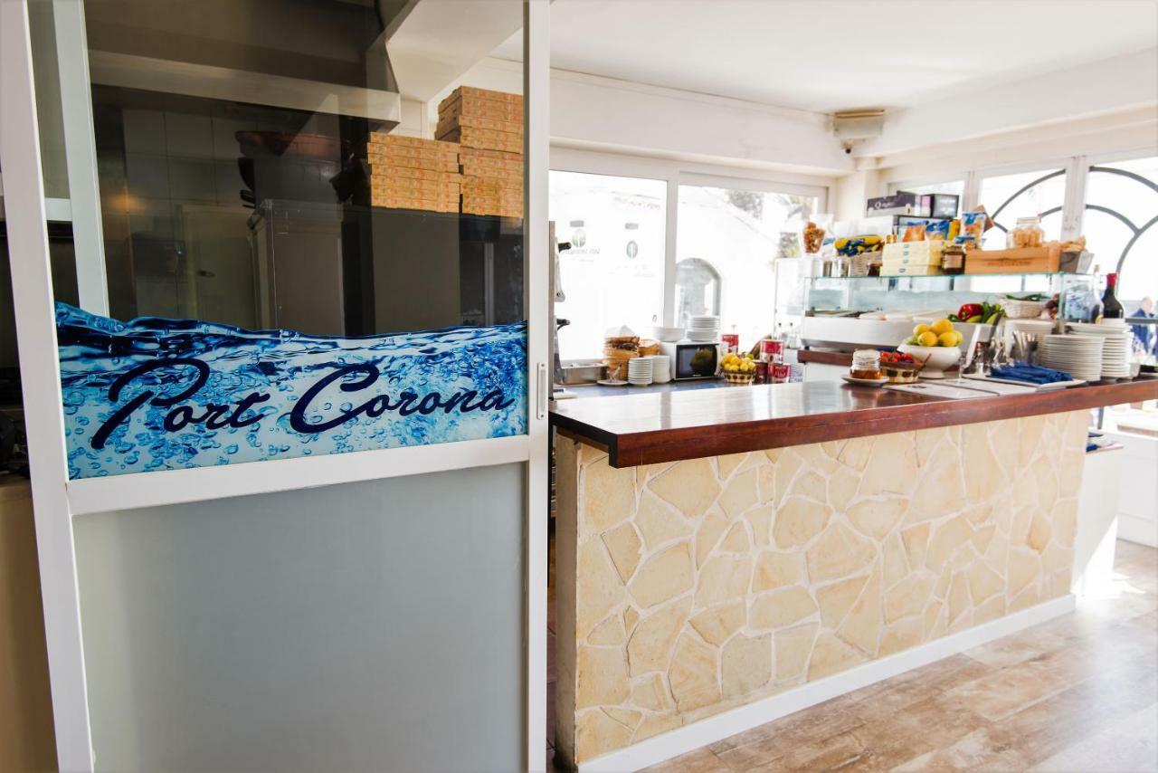 Hostal Port Corona Cala Ratjada  Esterno foto